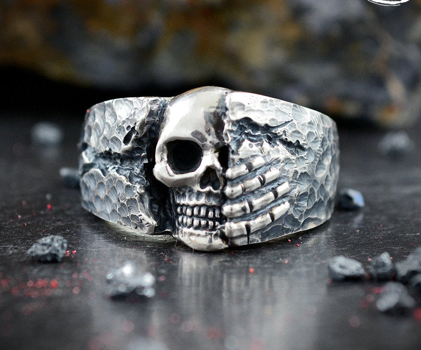 Anillo de banda calavera roca Winter is coming texturas martilladas