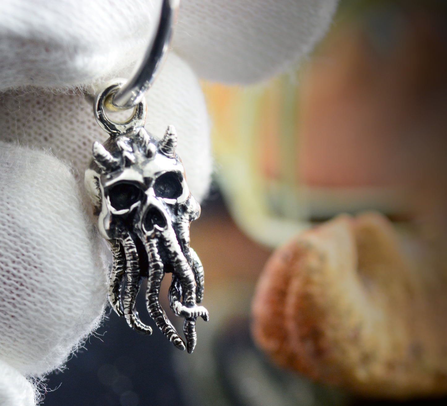 Pendiente de aro pequeño Cthulhu, Accesorio punk de joyería