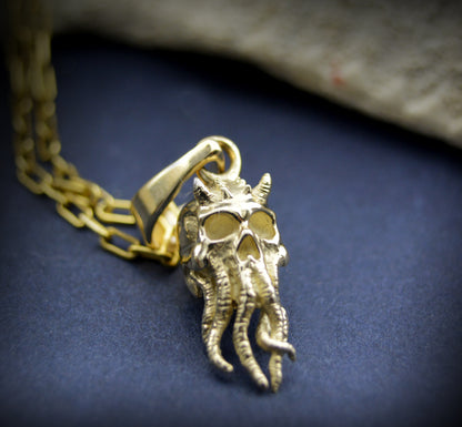 Colgante pequeño de Cthulhu en oro de 10k, 14k y 18k - Calavera con tentáculos - Joyería gótica - Regalo de joyería genial      5 de 5 estrellas