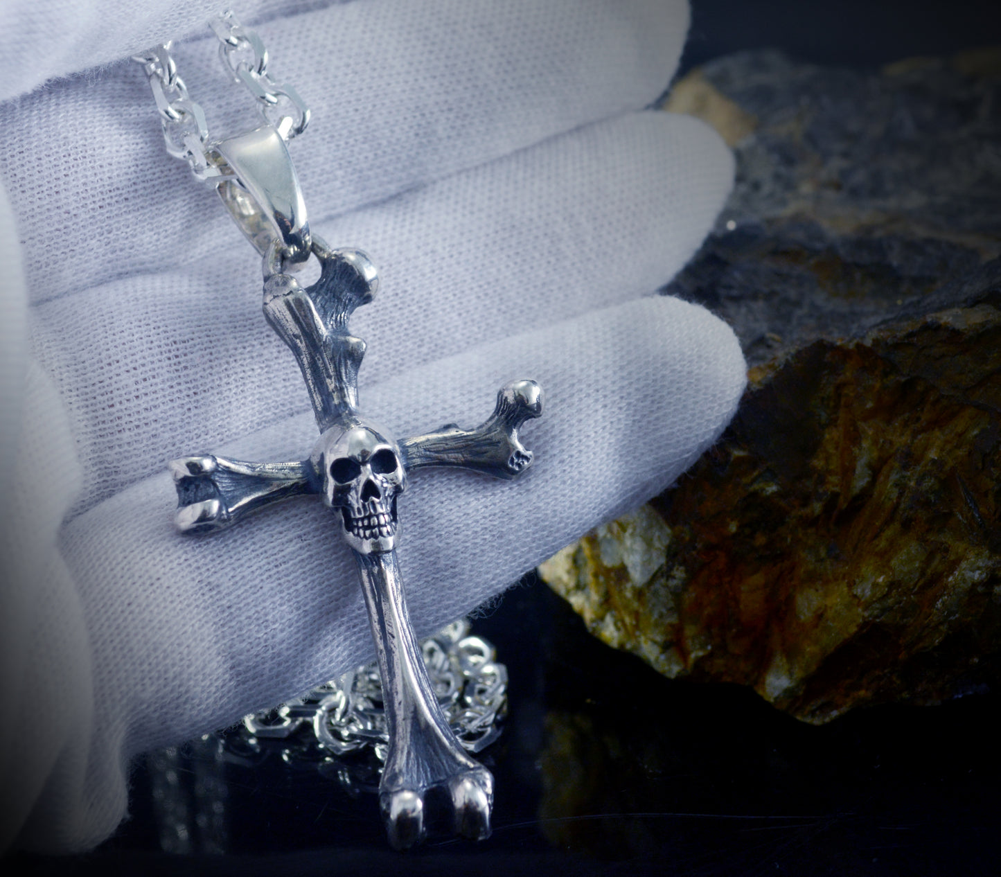 Colgante cruz de huesos con calavera de plata de ley solida, Colgante memento mori, Huesos y calaveras realistas
