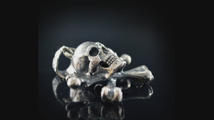 Colgante de calavera y tibias cruzadas de plata, collar Jolly Roger, Calavera pirata realista, Memento Mori