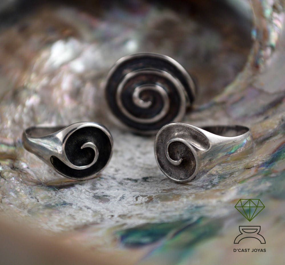 Anillo plata Espiral celta Estilo Boho, Anillo sello redondeado para hombre y mujer, Anillo artesanal - D´Cast