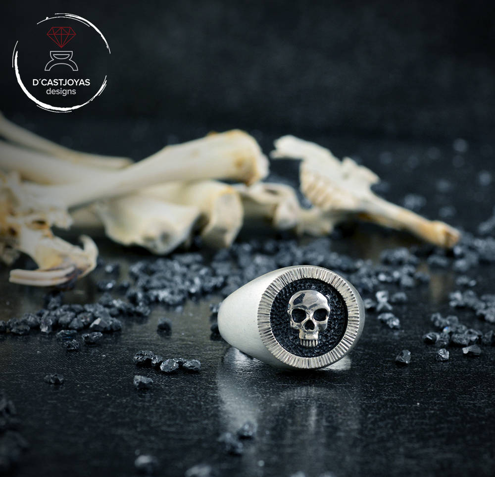 Anillo con sello de plata Calavera, Anillo sello hombre, Memento Mori, Sello de plata maciza, Anillo calavera hombre, Anillo calavera mujer - D´Cast