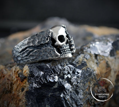 Anillo de banda calavera roca plata 925, Anillo Winter is coming, Anillo textura roca calavera, Anillo hombre, Memento morí, Joyería rebelde - D´Cast