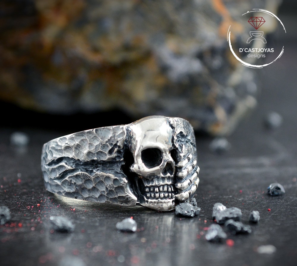 Anillo de banda calavera roca plata 925, Anillo Winter is coming, Anillo textura roca calavera, Anillo hombre, Memento morí, Joyería rebelde - D´Cast