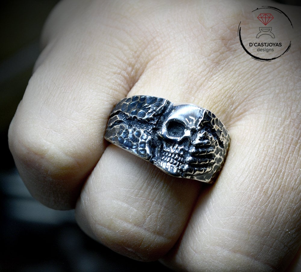 Anillo de banda calavera roca plata 925, Anillo Winter is coming, Anillo textura roca calavera, Anillo hombre, Memento morí, Joyería rebelde - D´Cast