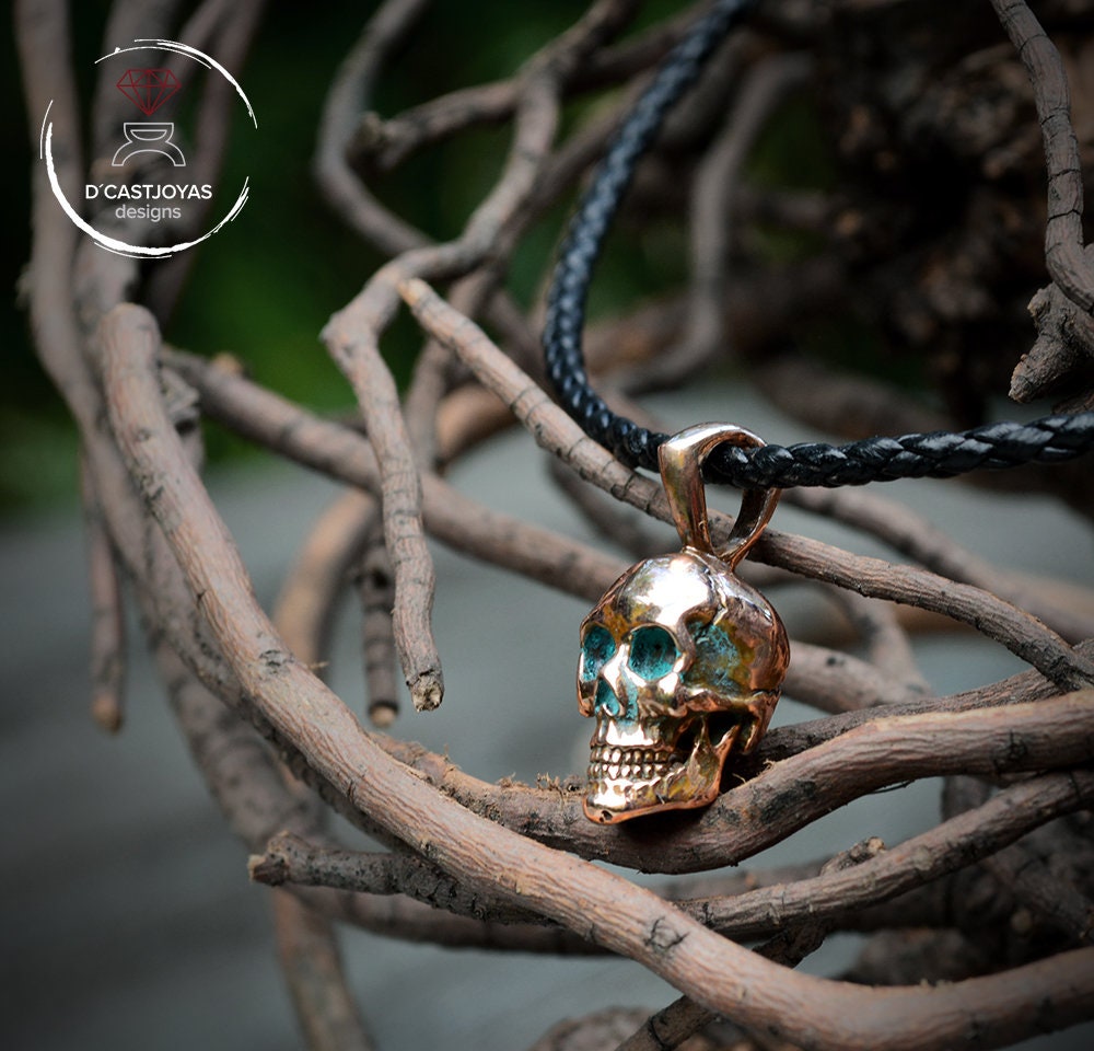 Colgante calavera en bronce macizo, Cráneo de bronce grande, Colgante gótico, Colgante artesanal, Regalo para él, Joyería de motorista - D´Cast