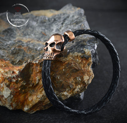 Brazalete calavera de bronce y cuero, Brazalete de cuero y bronce, Joyas de calaveras, Joyas Biker, Brazalete de estilo urbano