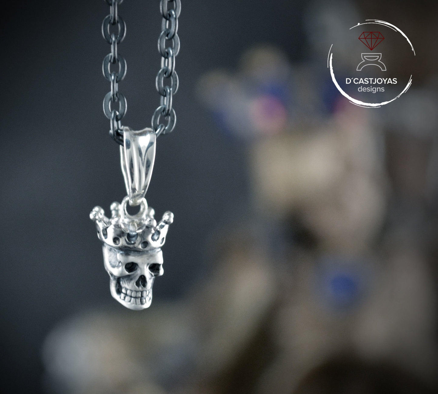 Colgante calavera rey plata 925, Charm plata calavera para hombres, Colgante de Halloween, Novia gótica,  Regalo genial para él - D´Cast