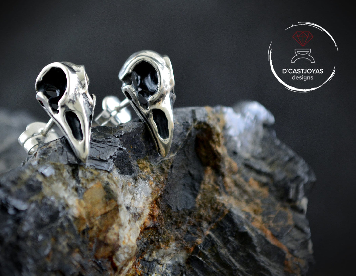Odins Raben-Ohrringe aus massivem Sterlingsilber mit oxidierten Texturen, Vogelschädel-Ohrring, Geschenk für Gothic-Freundin