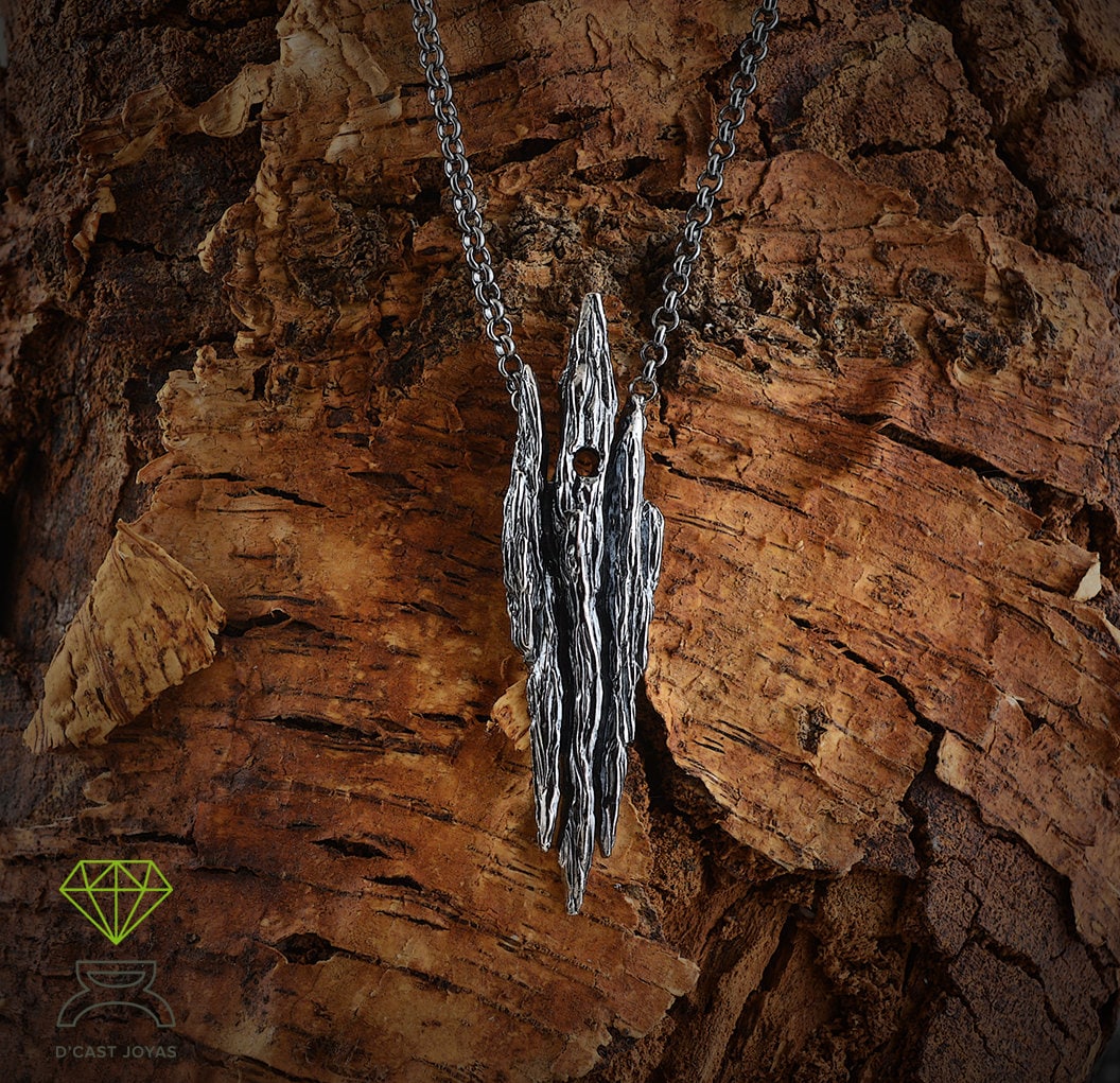 Collar primitivo de plata con texturas de corteza de árbol y piedra engastada, Regalo único para  amantes del bosque, regalo  San Valentín - D´Cast