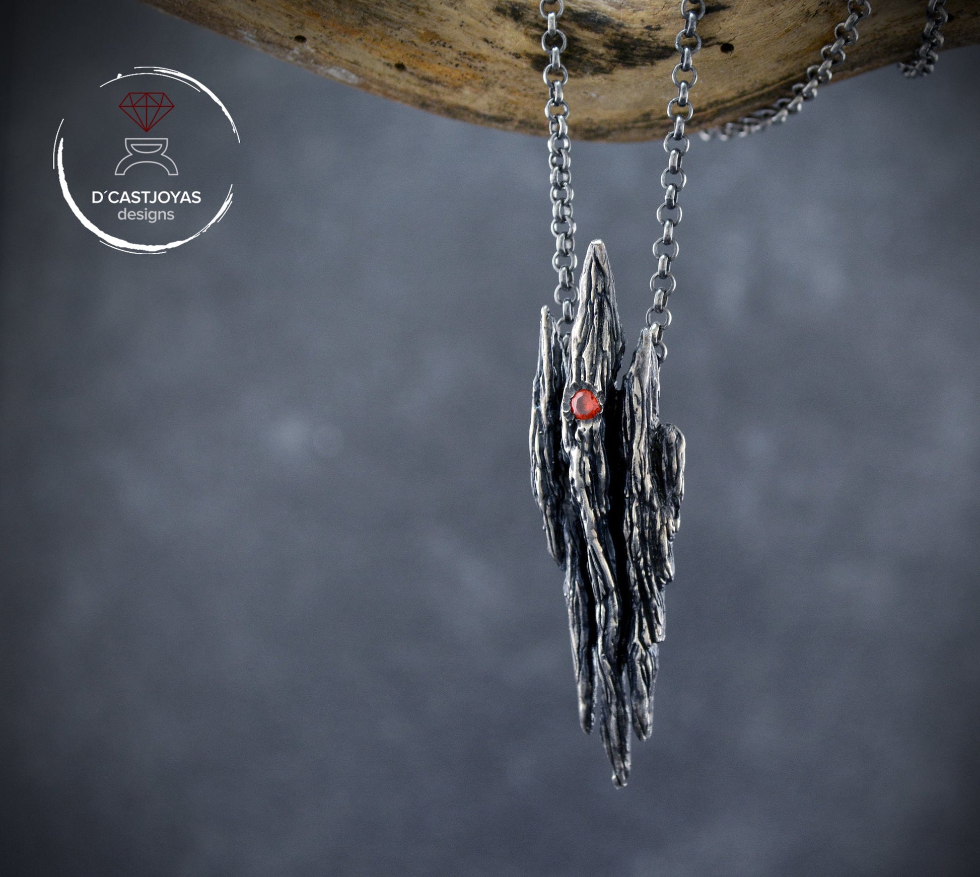 Collar primitivo de plata con texturas de corteza de árbol y piedra engastada, Regalo único para  amantes del bosque, regalo  San Valentín - D´Cast