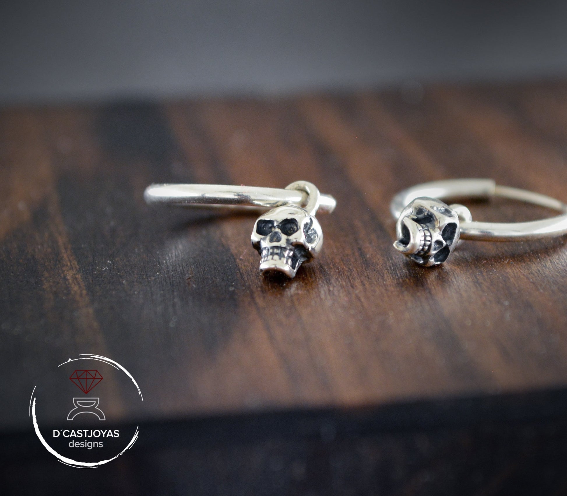 Aros calavera diminuta en plata de ley para hombre y mujer - D´Cast