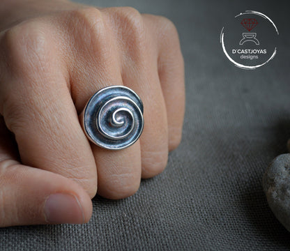 Anillo plata Espiral celta Estilo Boho, Anillo sello redondeado para hombre y mujer, Anillo artesanal - D´Cast