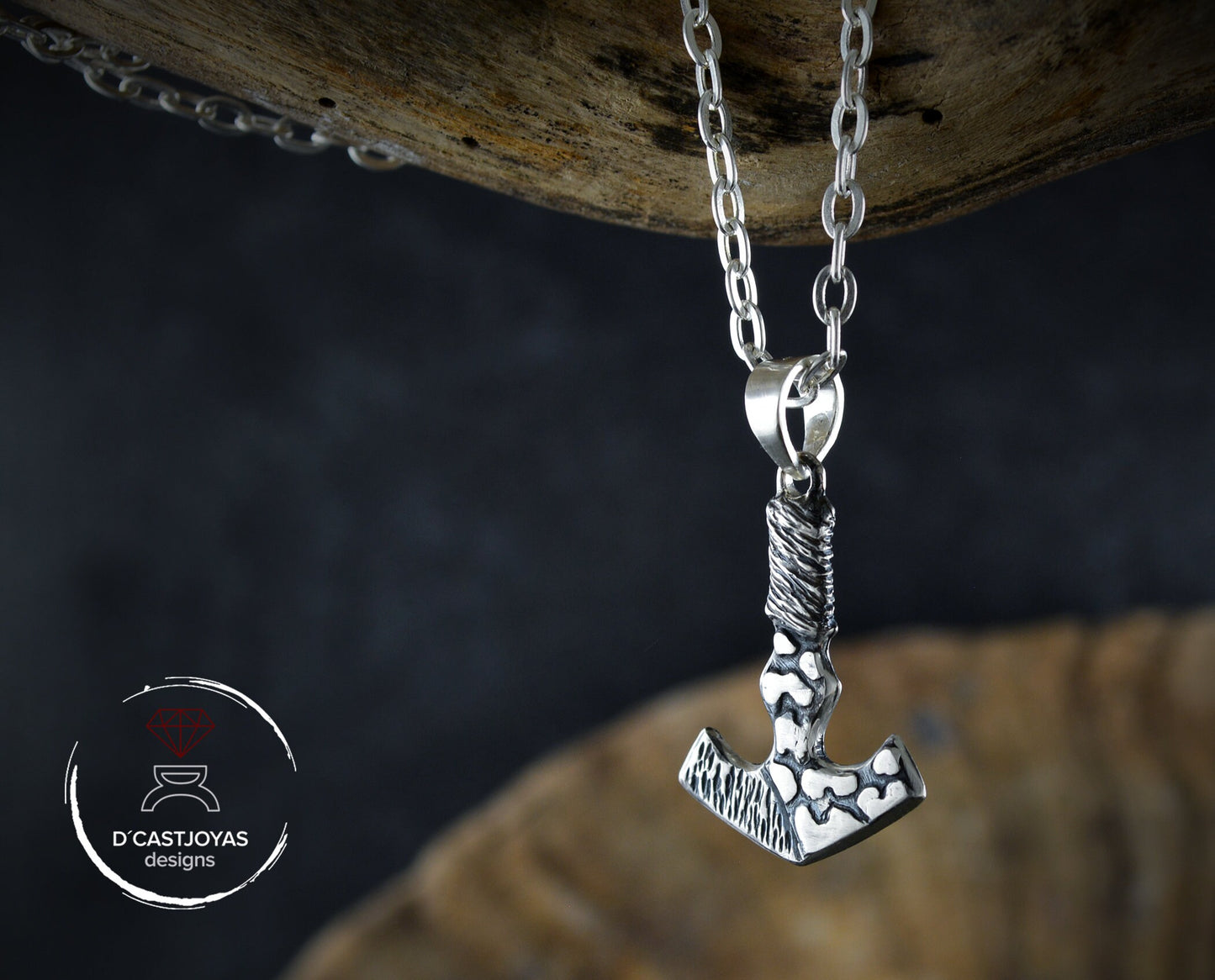 Mjolnir pendant in sterling silver and hammered textures, Viking amulet for men and women