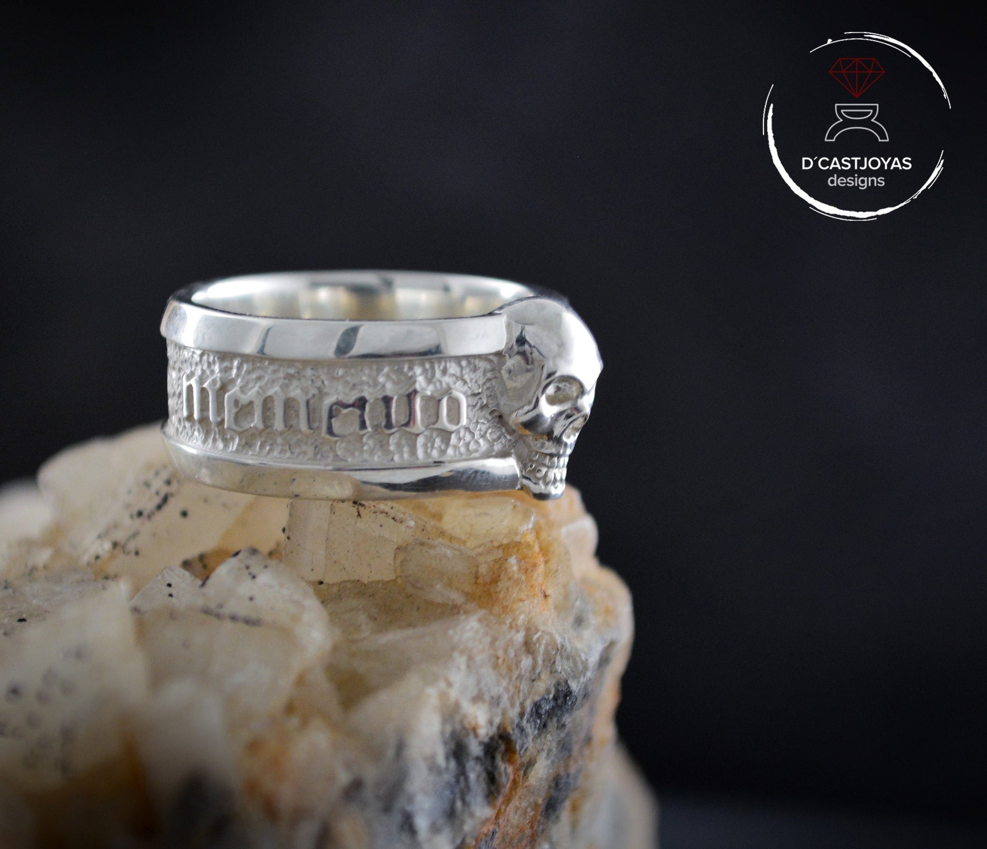 Anillo banda Memento Mori con calavera en plata de ley maciza, Anillo calavera hombre - D´Cast