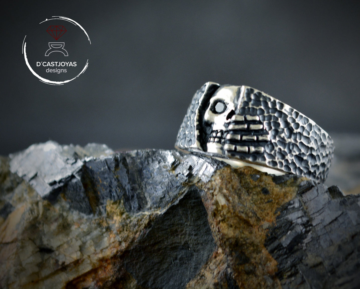 Anillo de banda calavera roca plata 925, Anillo Winter is coming, Anillo textura roca calavera, Anillo hombre, Memento morí, Joyería rebelde - D´Cast