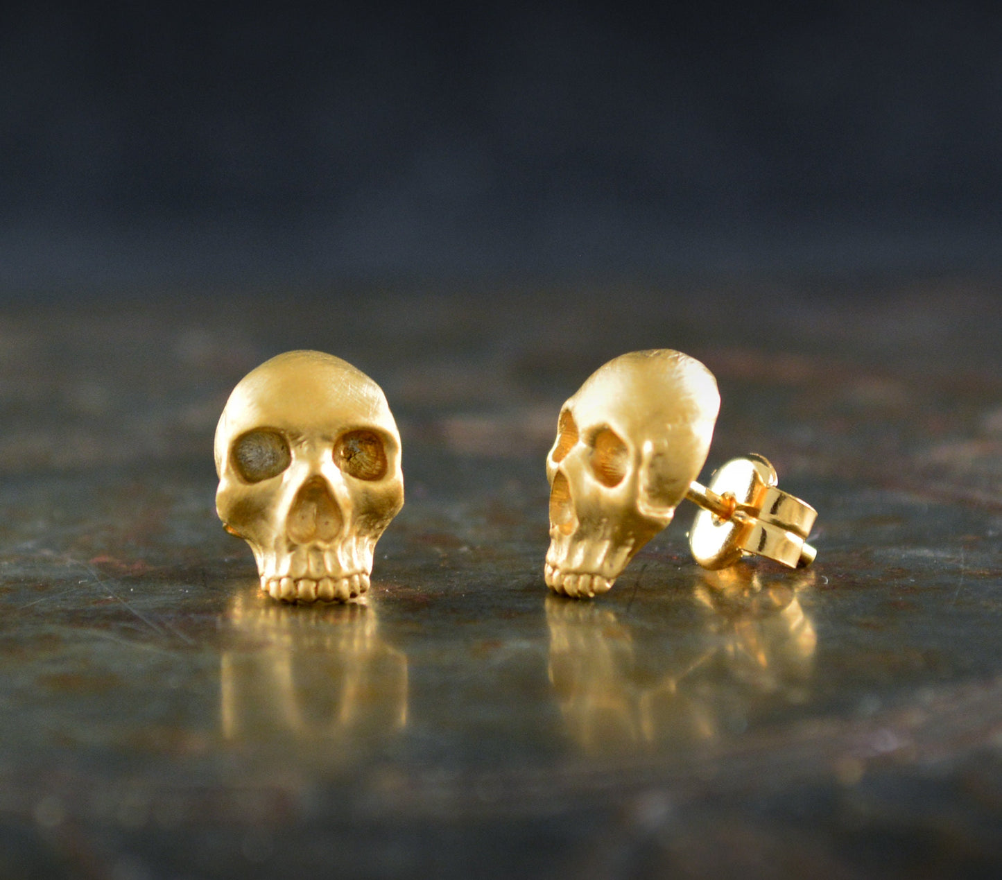 Pendientes calavera Memento mori en plata de ley maciza