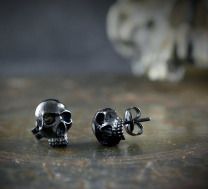 Pendientes calavera Memento mori en plata de ley maciza