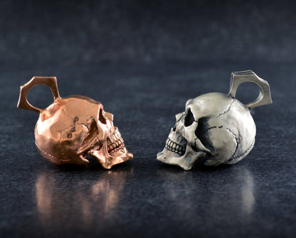 Gran colgante calavera hecho a mano en bronce, Colgante Memento mori - D´Cast