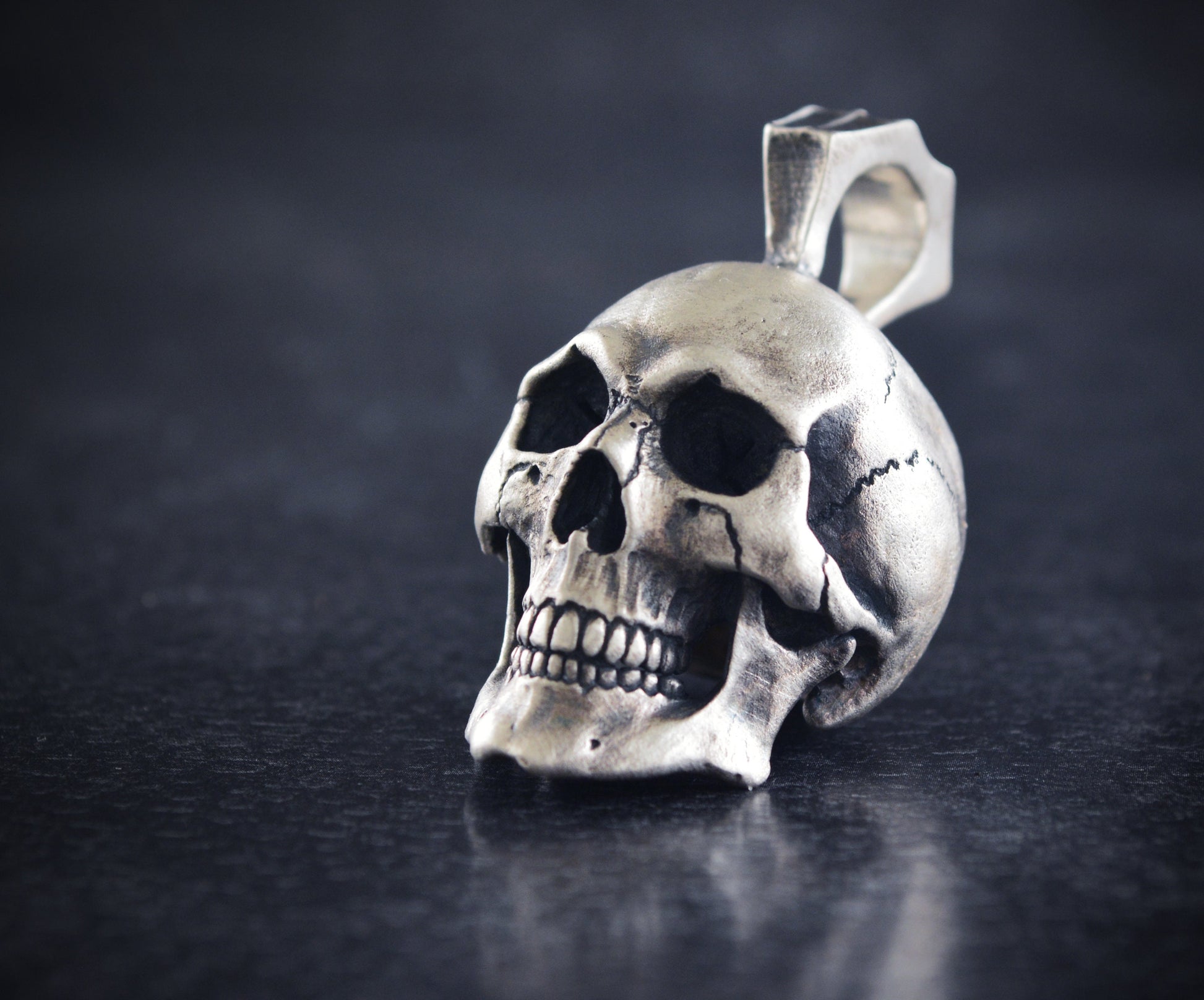 Gran colgante  calavera humana, Calavera completa de plata esterlina, Memento mori, Colgante motero - D´Cast