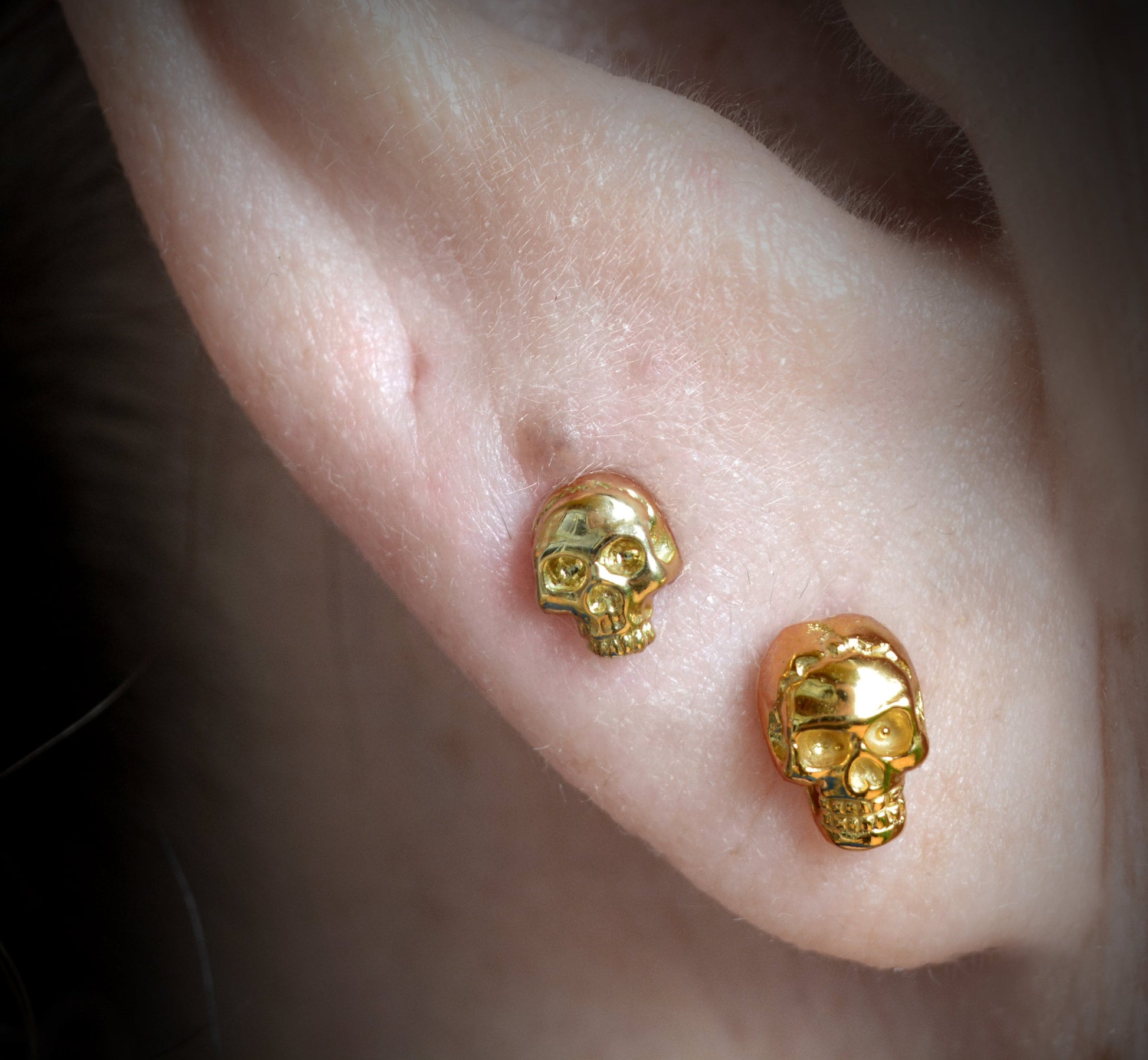 Piercing calavera diminuta en oro sólido de 14k y 18k - D´Cast