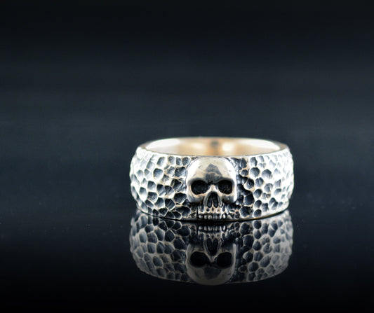 Totenkopf-Ringe, gehämmerter silberner Ehering, Totenkopf-Ehering, Biker-Ehering, Gothic-Ehering, Punk-Freundin-Geschenk