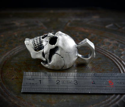 Gran colgante  calavera humana hecha a mano en plata de ley, Memento mori, Colgante motero - D´Cast