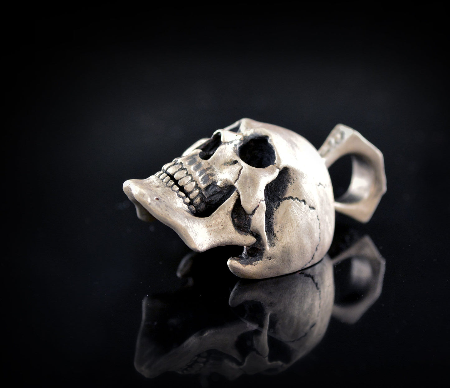 Gran colgante  calavera humana hecha a mano en plata de ley, Memento mori, Colgante motero - D´Cast