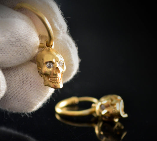 Aros con calavera de oro, Pendientes hechos a mano en oro 10k, 14k y 18k - D´Cast