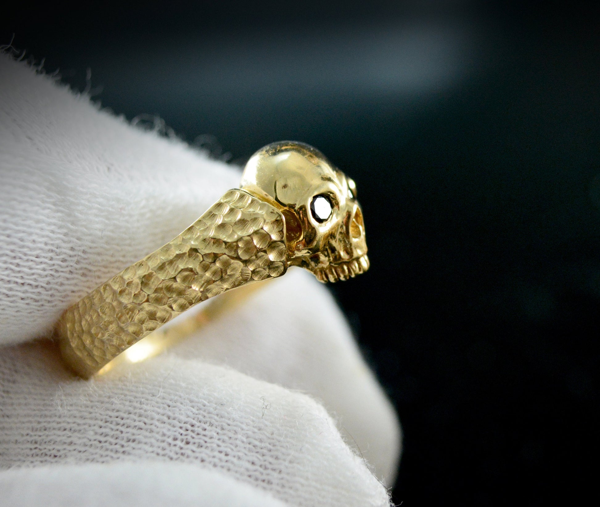 Anillo solitario calavera de oro, Anillo compromiso calavera oro , Anillo Memento mori, Anillo de bodas gótico - D´Cast