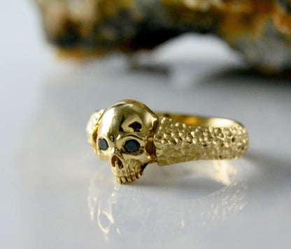 Anillo solitario calavera de oro, Anillo compromiso calavera oro , Anillo Memento mori, Anillo de bodas gótico - D´Cast