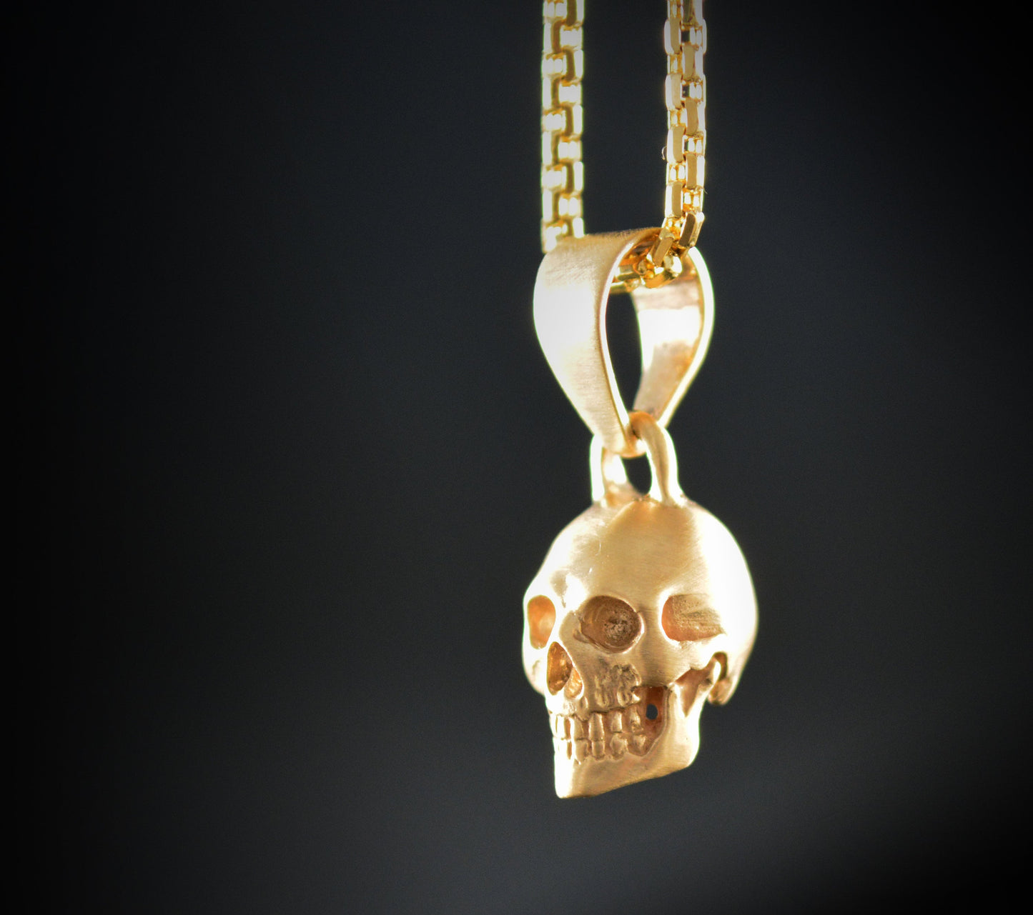 Colgante de calavera completa pequeña de oro, calavera de oro de 10k, 14k y 18k, colgante Memento mori - D´Cast