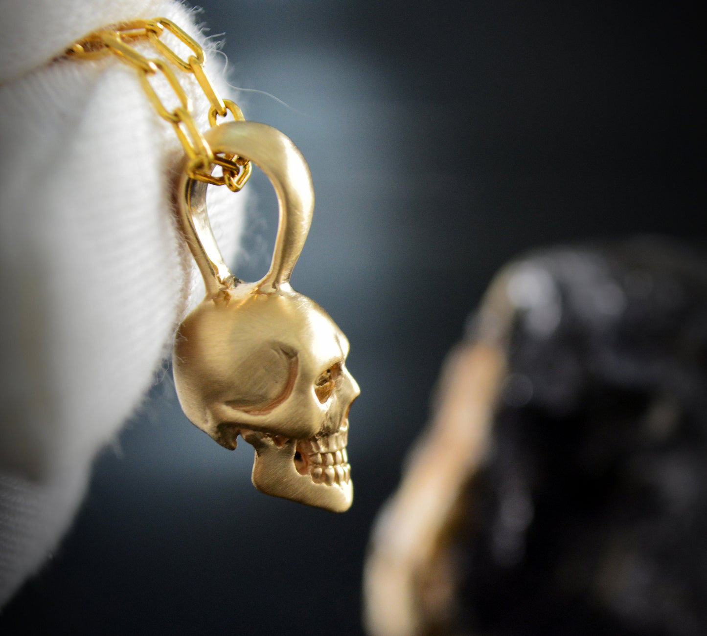 Colgante calavera oro , Calavera oro 14k o 18K con baño de rodio negro, Colgante compromiso para novia gotica, Colgante oro hombre - D´Cast