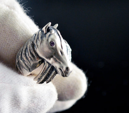 Anillo caballo con alas hecho a mano en plata de ley, Anillo Pegasus, Cabeza de caballo con gemas naturales - D´Cast