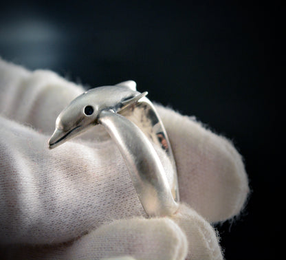 Anillo de plata delfin, Delfin con gemas naturales, Anillo compromiso para amantes del oceano - D´Cast