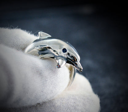 Anillo de plata delfin, Delfin con gemas naturales, Anillo compromiso para amantes del oceano - D´Cast