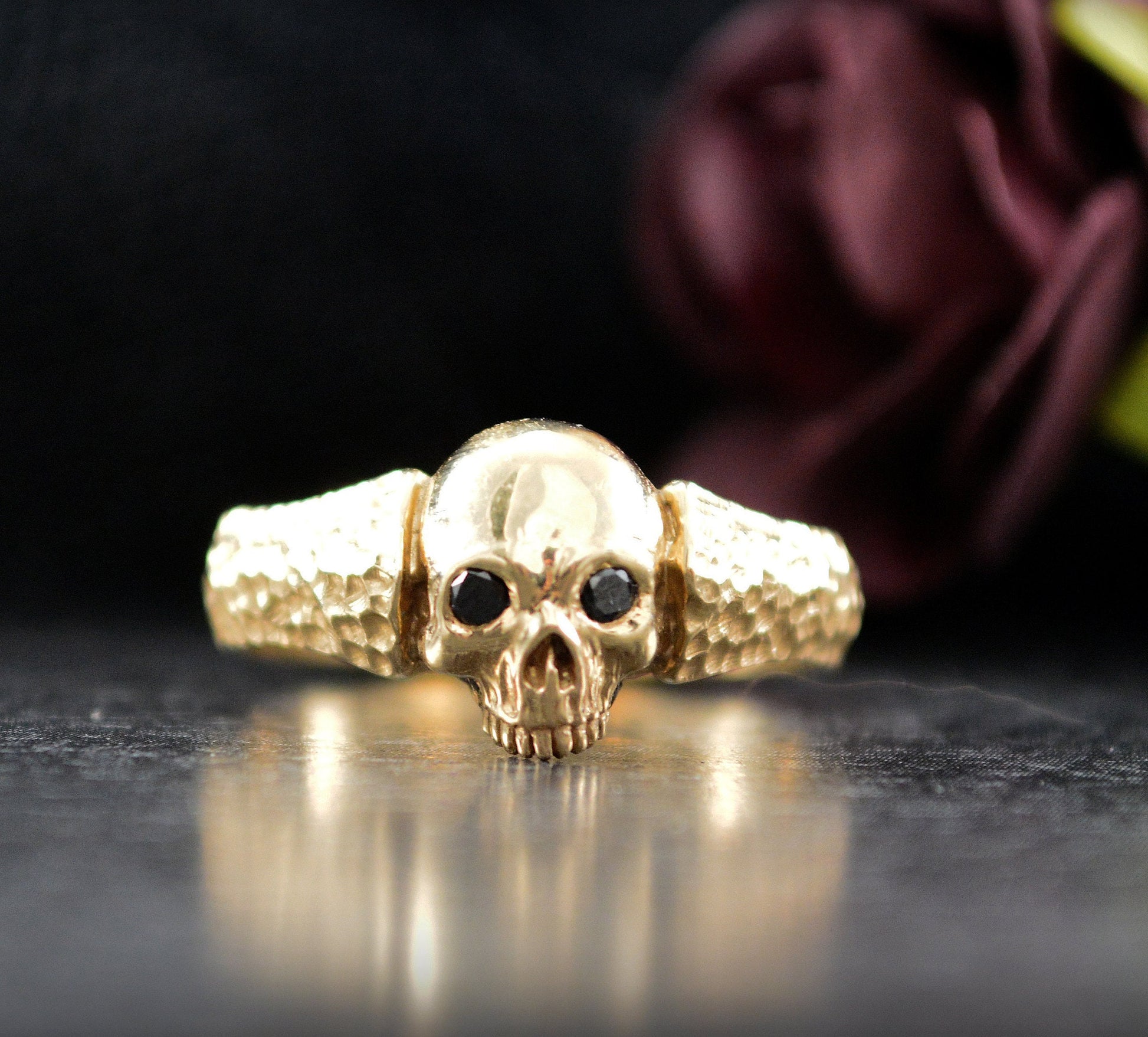 Anillo solitario calavera de oro, Anillo compromiso calavera oro , Anillo Memento mori, Anillo de bodas gótico - D´Cast