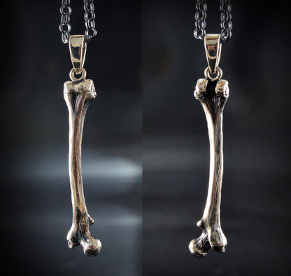 Colgante hueso femur de plata solida, Hueso humano realista collar, Calaveras y huesos - D´Cast