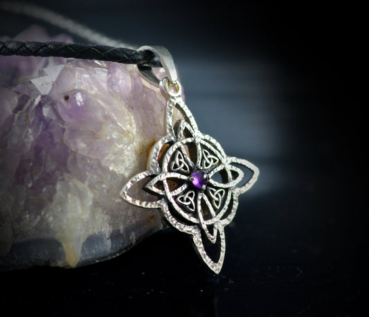 Massiver Hexenknoten-Anhänger aus Sterlingsilber mit Naturstein, handgefertigter Anhänger, schützende Halskette, Silberanhänger mit Amethyst