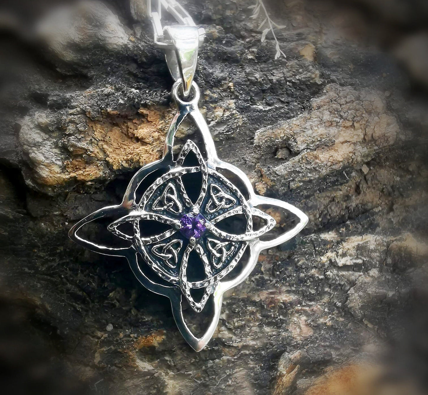 Solid sterling silver witch knot pendant with natural stone, Handmade pendant, Protective necklace, Silver pendant with amethyst